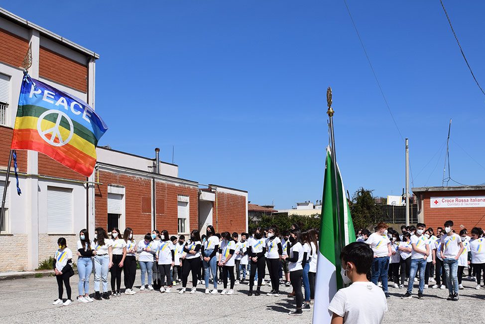 La scuola media Pascoli si fa strumento di PACE